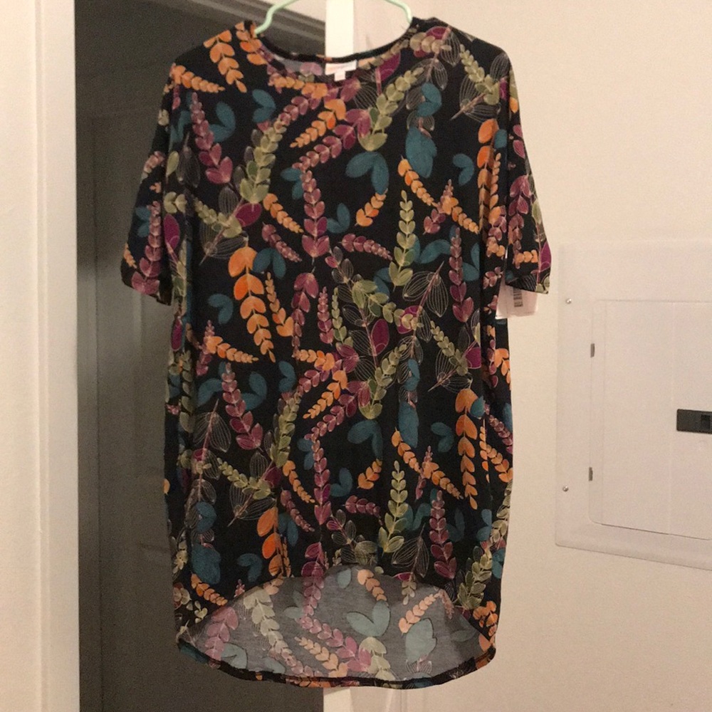 BNWT LuLaRoe Irma leaf design